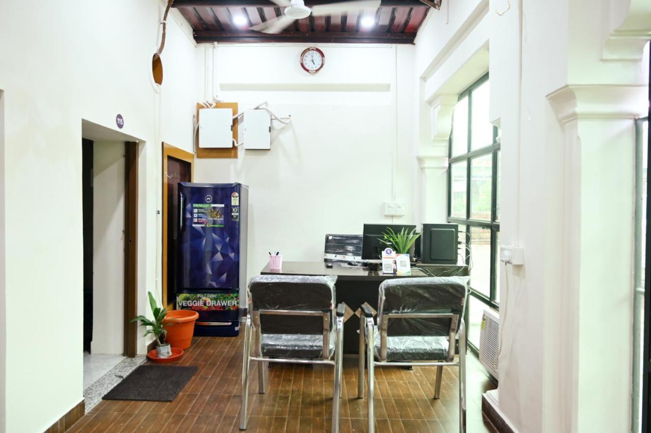 The Hotel Ambassador Inn Varanasi Exterior foto