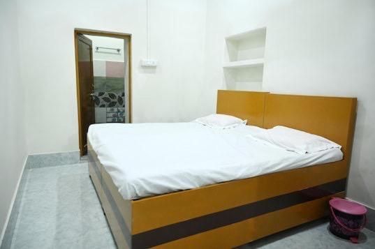 The Hotel Ambassador Inn Varanasi Exterior foto